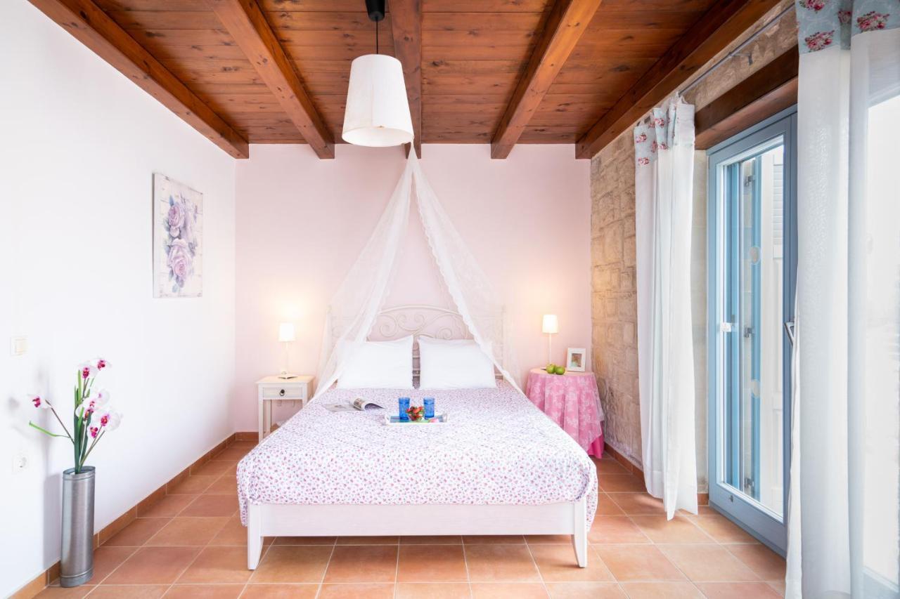 Beachfront Villa Turquoise With Private Pool, Bbq And Ping Pong Table La Canea Esterno foto