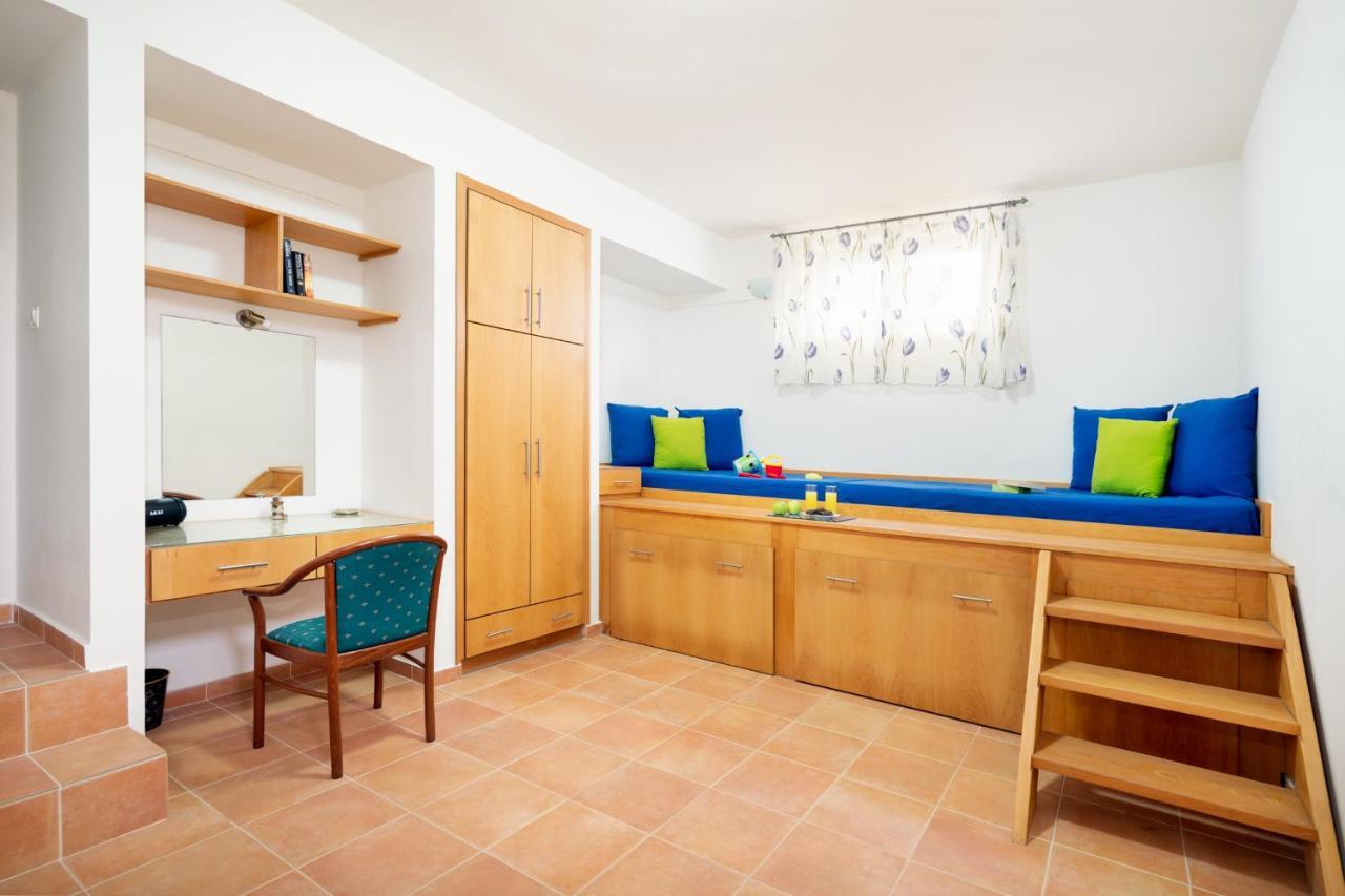 Beachfront Villa Turquoise With Private Pool, Bbq And Ping Pong Table La Canea Esterno foto