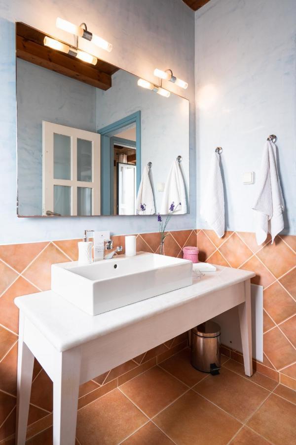 Beachfront Villa Turquoise With Private Pool, Bbq And Ping Pong Table La Canea Esterno foto