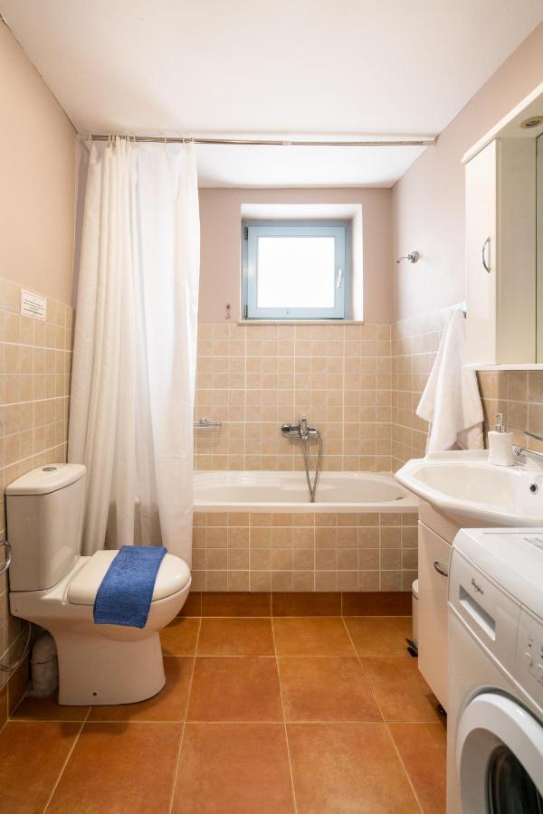 Beachfront Villa Turquoise With Private Pool, Bbq And Ping Pong Table La Canea Esterno foto