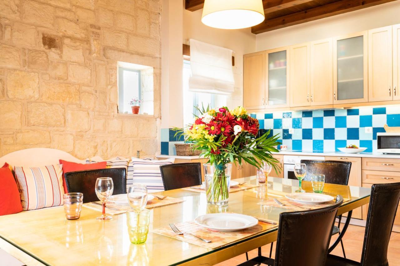 Beachfront Villa Turquoise With Private Pool, Bbq And Ping Pong Table La Canea Esterno foto