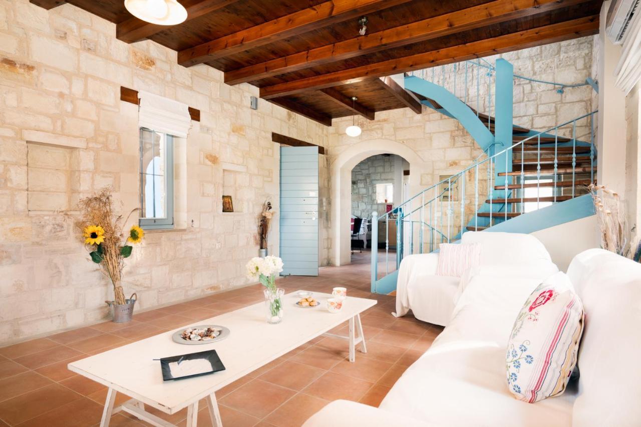 Beachfront Villa Turquoise With Private Pool, Bbq And Ping Pong Table La Canea Esterno foto