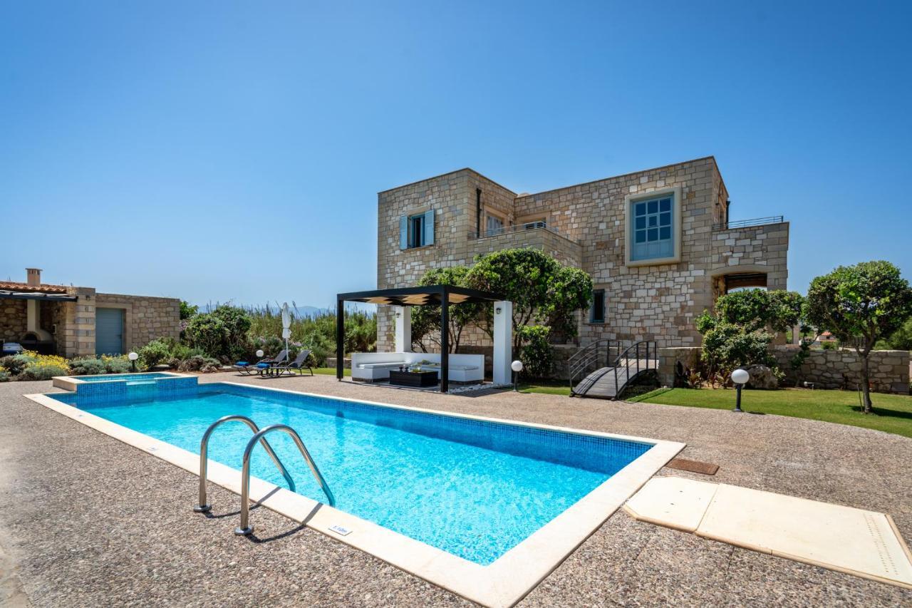 Beachfront Villa Turquoise With Private Pool, Bbq And Ping Pong Table La Canea Esterno foto